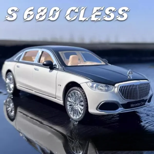 1:24 Scale S680 Car Model Toy Doors Opened Sound Light Pull Back Diecast Metal Shock Absorption Models Boys Collection Gifts