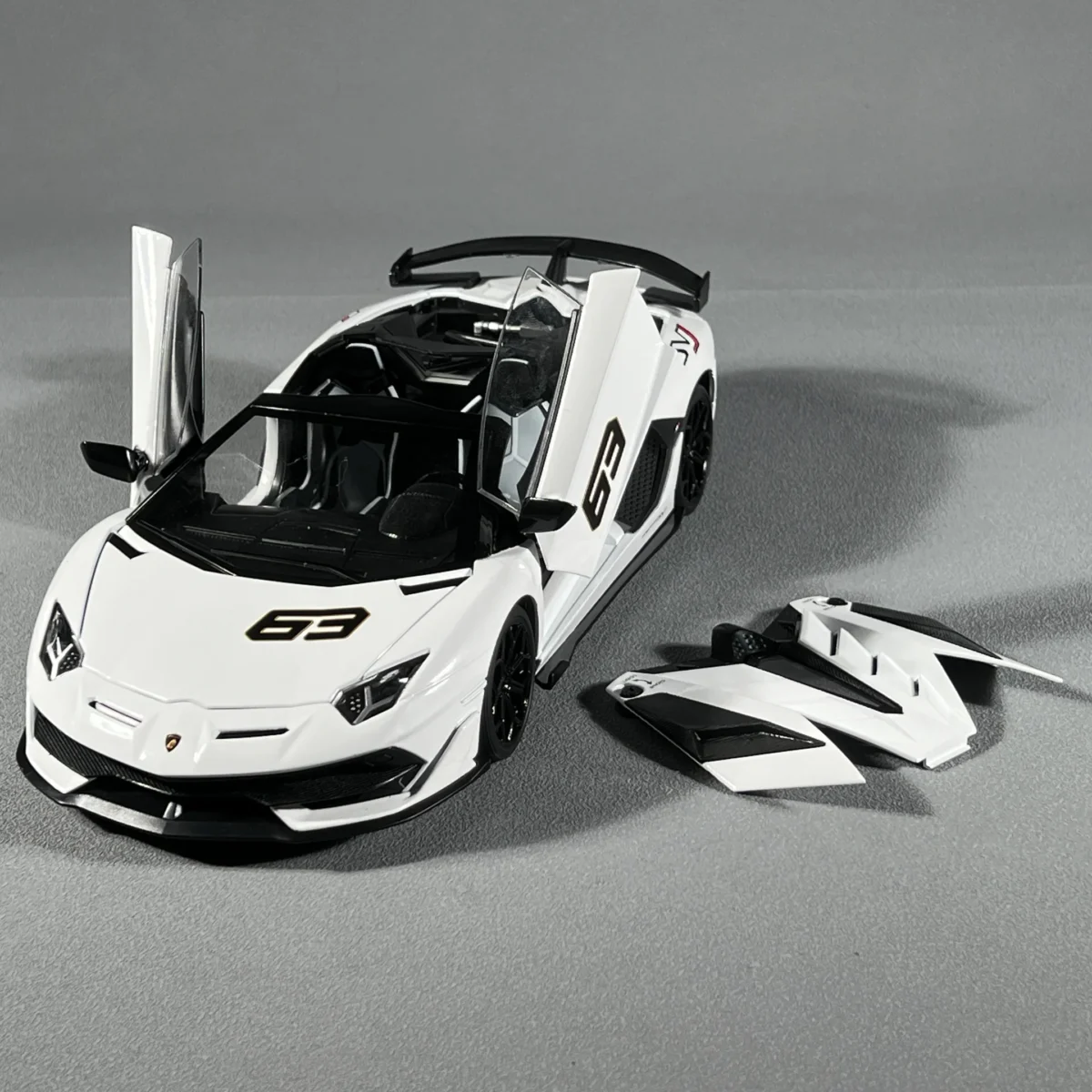 1:18 Aventador SVJ63 Removable Convertible Version Supercar Alloy Metal Diecast Model Car Simulation Decoration Ornaments Gifts - Imagine 1